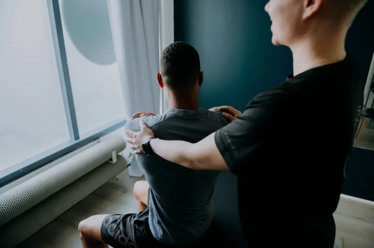 Niska-hartiavaivat toimistotyössä: Peak Fysion palveluilla irti jumiutumisen ja kivun kierteestä